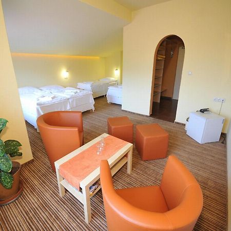 Spišská Nová Ves Hotel Cingov Slovensky Raj מראה חיצוני תמונה
