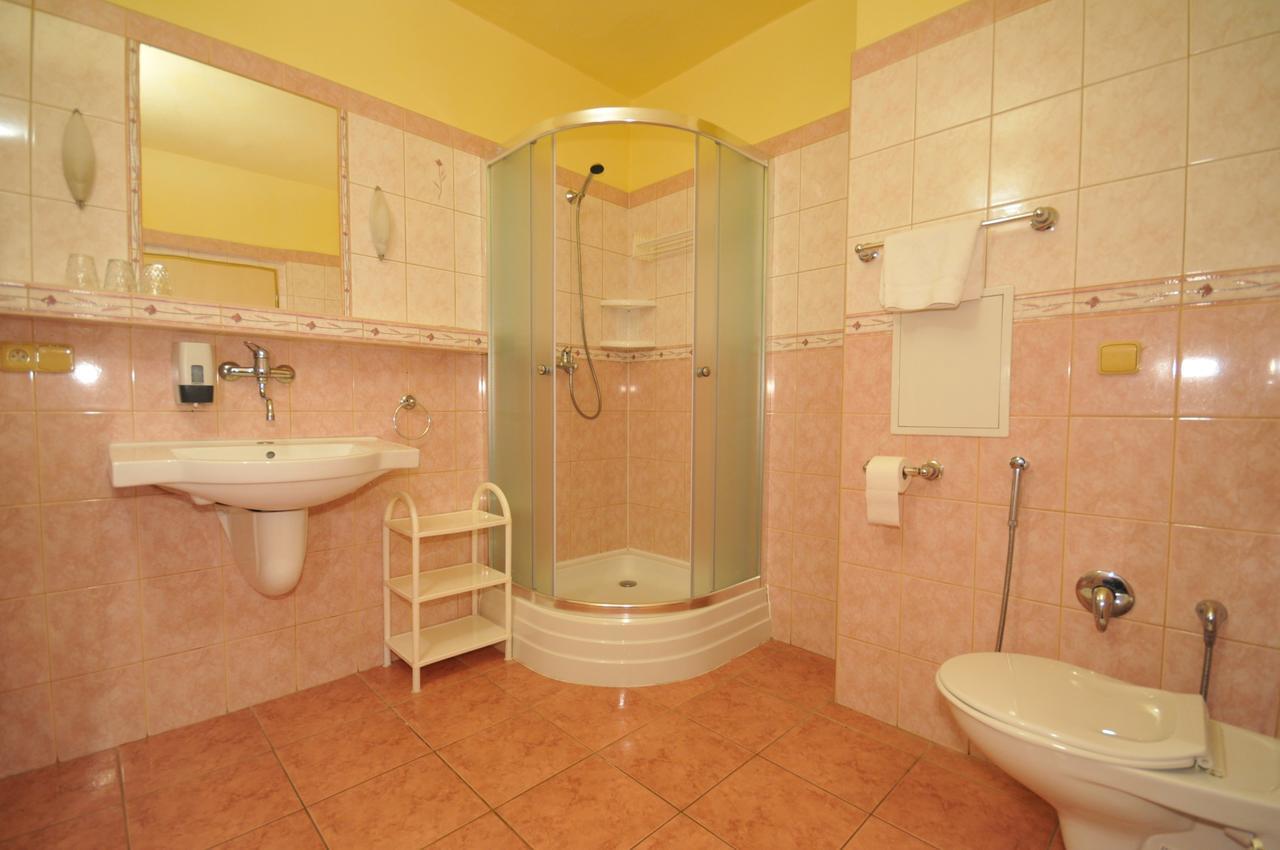 Spišská Nová Ves Hotel Cingov Slovensky Raj מראה חיצוני תמונה